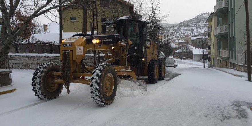 Beyşehir ve Derebucak'ta karla mücadele çalışmaları