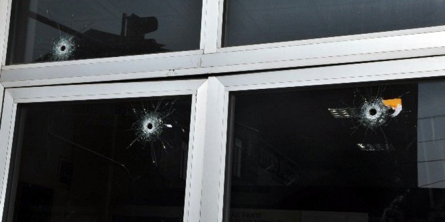 AK Parti binasına silahla saldıran şüpheli yakalandı