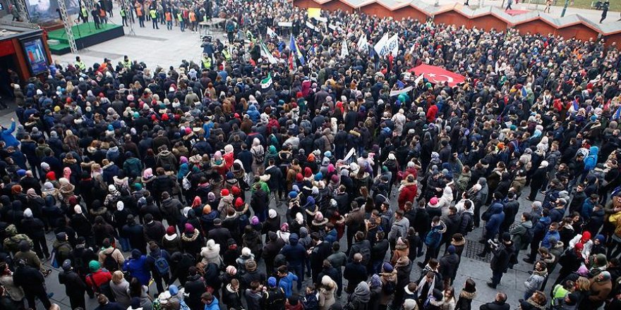 Saraybosna'da Halep'e destek mitingi