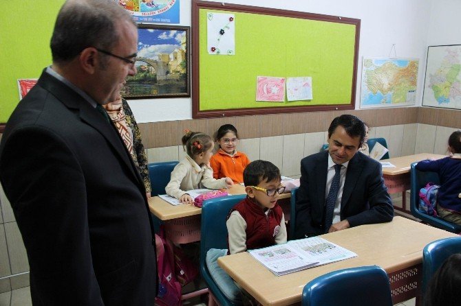 Vali Aktaş mesaisine okul ziyareti ile başladı