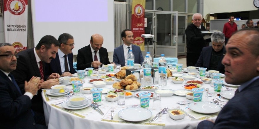 Seydişehir Kaymakamı Özyiğit'e veda yemeği