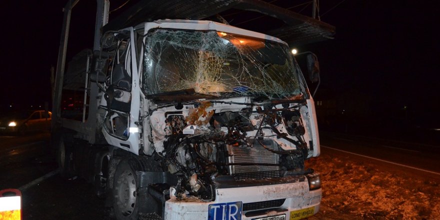 Konya'da tır kamyona çarptı: 1 yaralı
