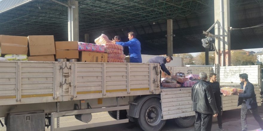 Ribat Halep'e üç yardım tırı gönderiyor