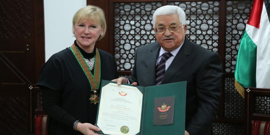 Abbas, İsveçli bakana "Kudüs Yıldızı Nişanı" takdim etti