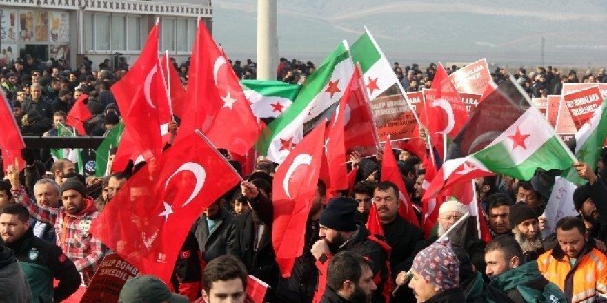 Reyhanlı’da buluşan binlerce kişi Halep’teki katliama ‘dur’ dedi