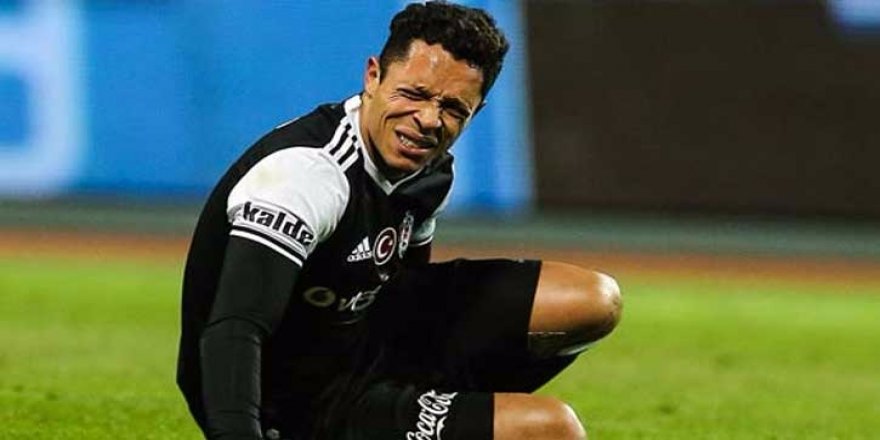 Adriano'dan Beşiktaş'a kötü haber