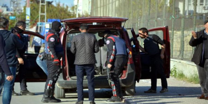 Emniyet 'kırmızı alarm' verip şüpheli araçların plakasını yayınladı