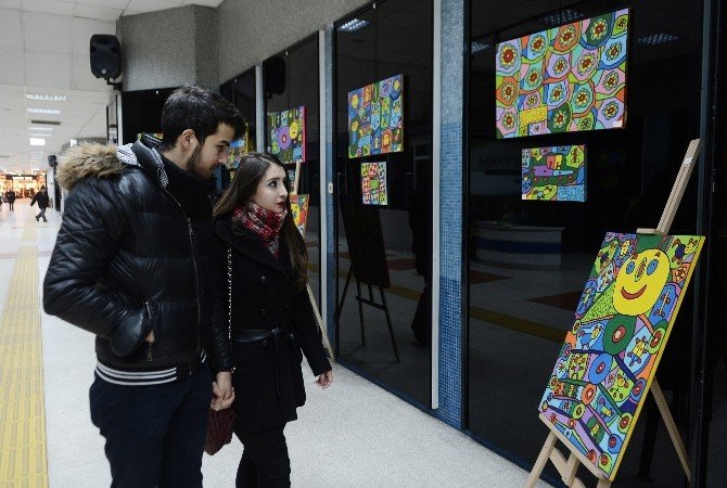 Zihinsel engelli Muhammed’in resimleri Metro Sanat Galerisi’nde