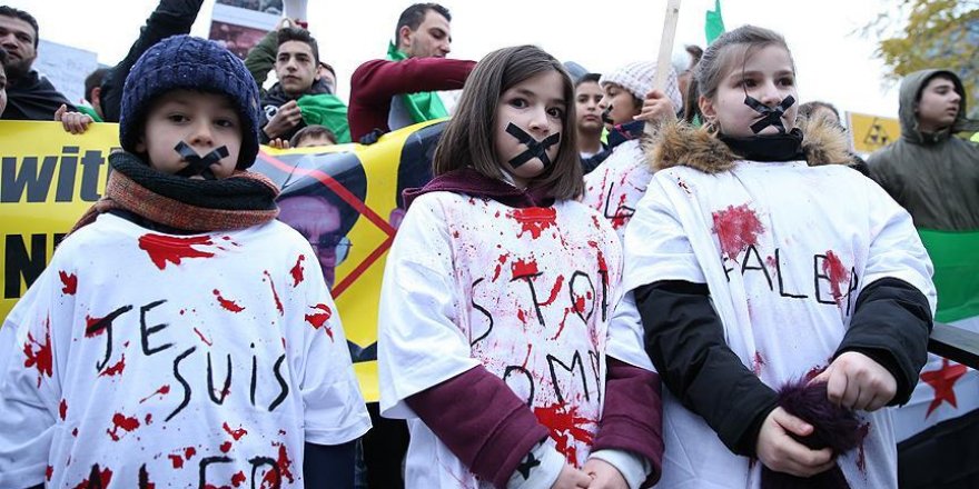 Brüksel'de Halep'e destek gösterisi düzenledi