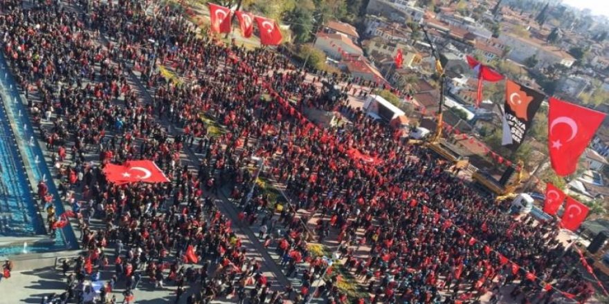 Türk milleti kutuplaşıyor mu?