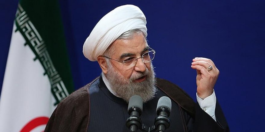 Ruhani'den 'aşırı muhazakarlara' suçlama