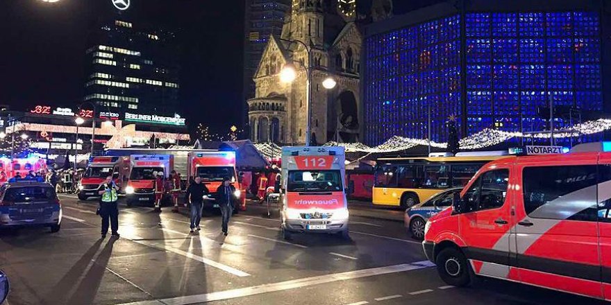 Berlin'de kamyon pazar yerine girdi: 12 ölü