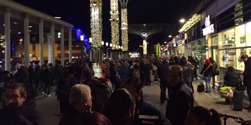 Almanya'da bomba alarmı! Tren istasyonu boşaltıldı