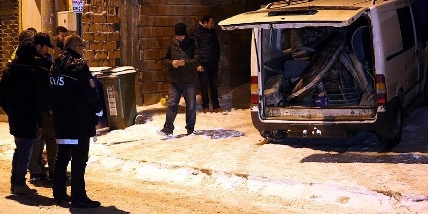 Bolu'da çalıntı minibüs polisi alarma geçirdi
