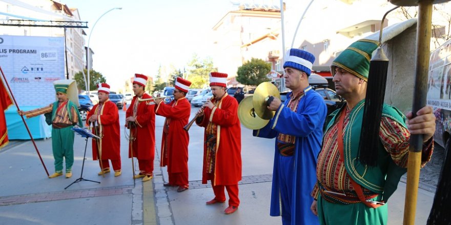 Bu mehterde çok "iş" var