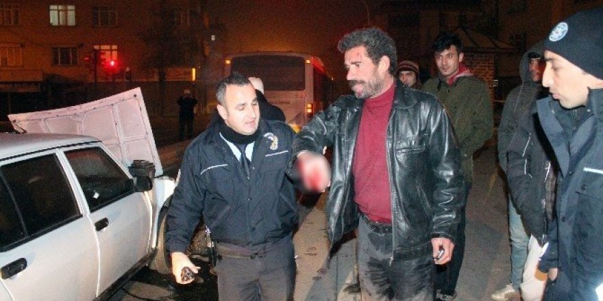 Alkollü sürücünün polis ve gazetecilerle ilginç diyaloğu