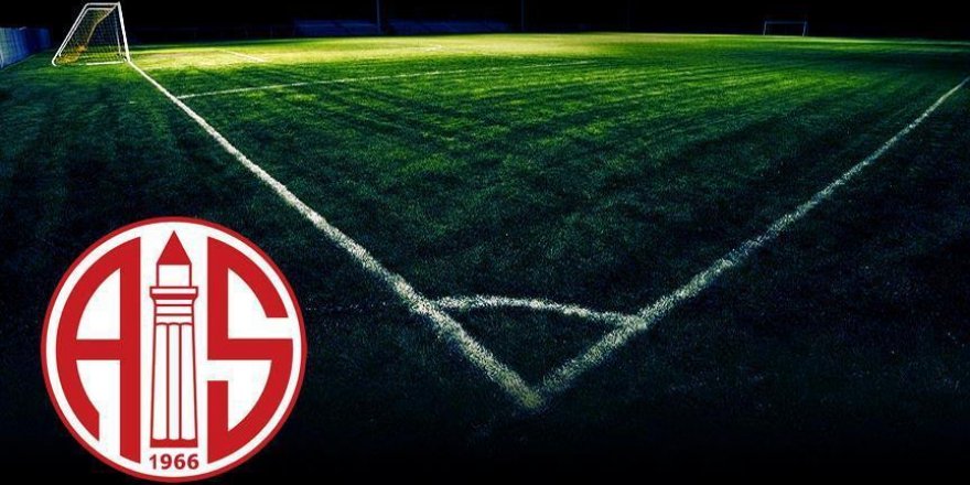 Antalyaspor iki futbolcuyla yollarını ayırdı