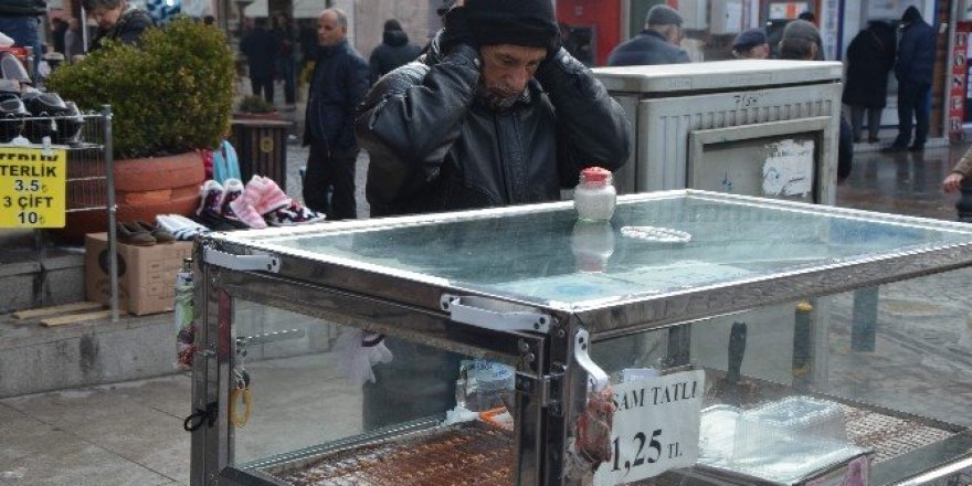 Soğuk havada ekmek kavgası