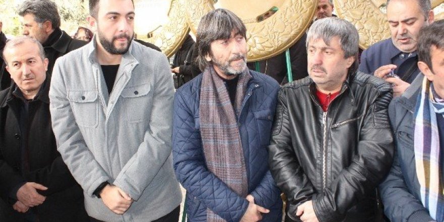 Rıdvan Dilmen’in annesi toprağa verildi