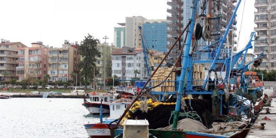 Balıkçılara fırtına engeli