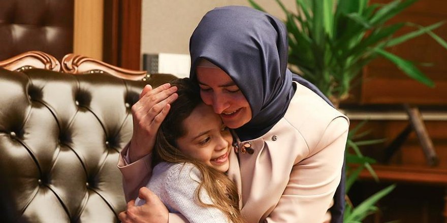 Kaya, Halepli Bana Alabed'le görüştü