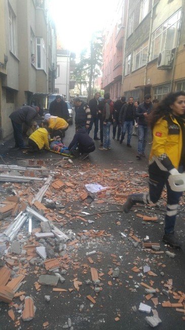 Trabzon’da balkon çöktü: 3 yaralı