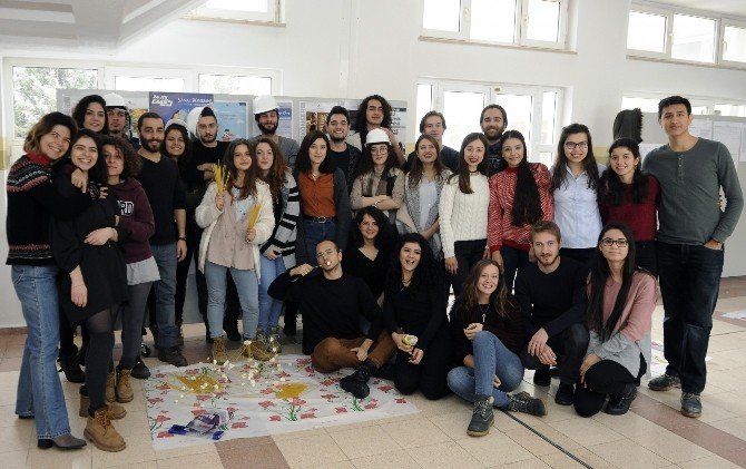 10 dakikada 103 santimlik "Marsmalow Kulesi"