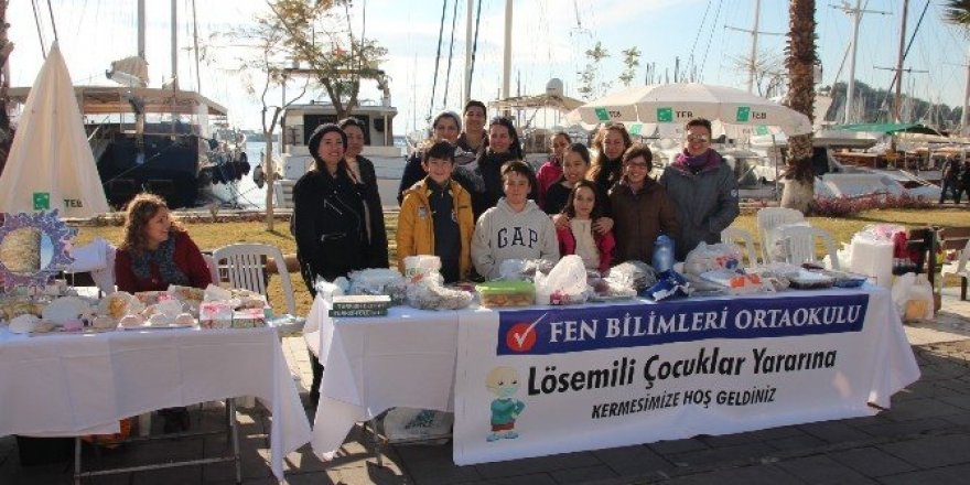 Lösemi hastaları için kermes düzenlediler
