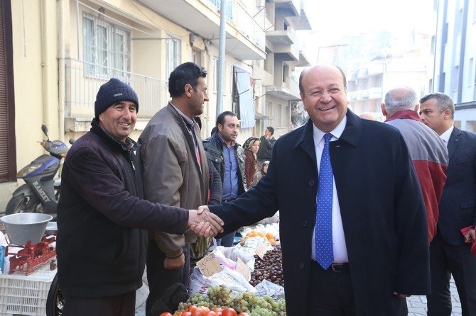 Efeler Belediye Başkanı Özakcan Salı Pazarı’nı ziyaret etti
