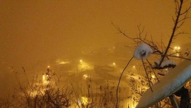 Hakkari’de kar yağışı başladı