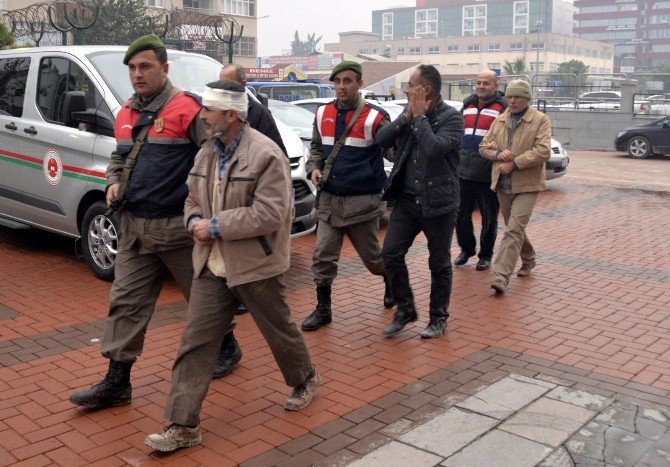Kovalamaca sonucu durdurulan minibüste çalıntı 47 küçükbaş hayvan bulundu
