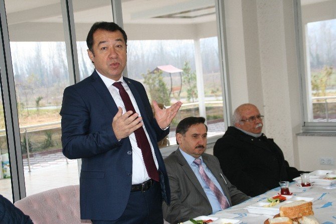 Çaydeğirmeni beldesinde istişare toplantısı düzenlendi