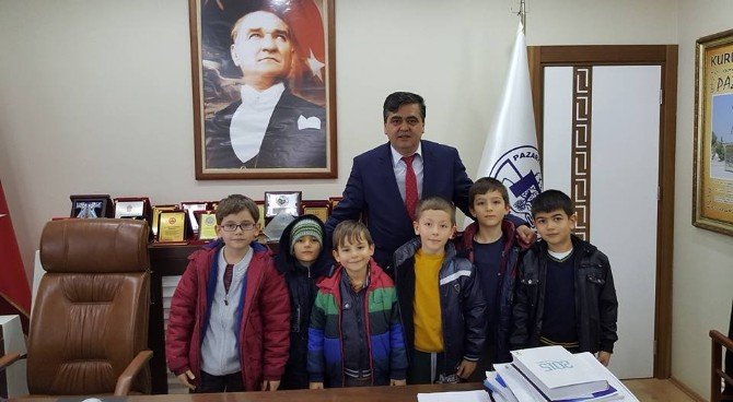 Miniklerden Başkan Yalçın’a ziyaret