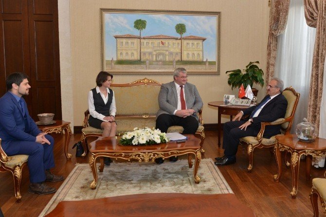 Ukrayna Büyükelçisi Sybiha Vali Karaloğlu’nu ziyaret etti