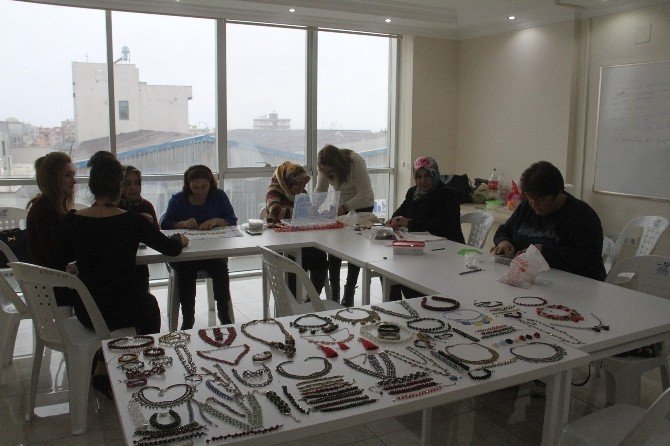 Payas’ta 117 HATMEK kursiyeri meslek sahibi oldu