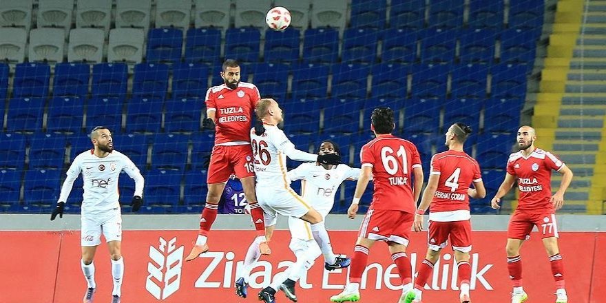 Galatasaray kupada ilk yenilgisini Tuzlaspor'dan aldı