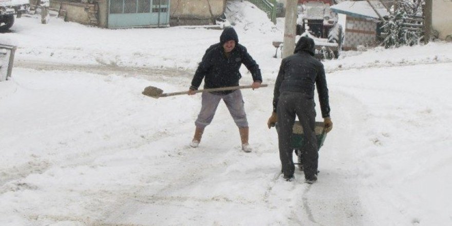 Hisarcık Belediyesi’nden karla mücadele çalışması