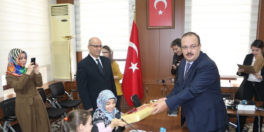 Konya'da şehit çocuklarına dizüstü bilgisayar