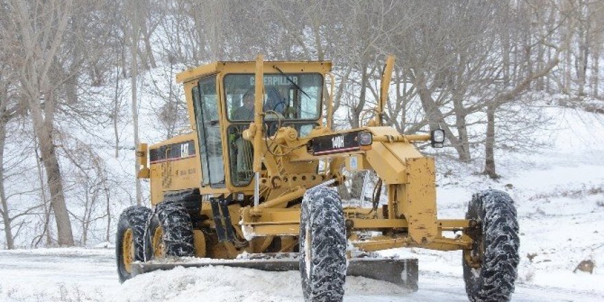 Bergama’da kar hayatı felç etti