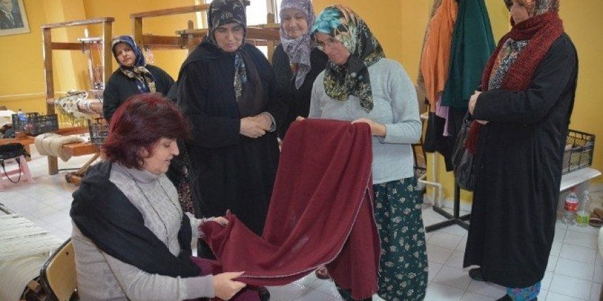 Karacakılavuz dokumaları dünyaya açılıyor