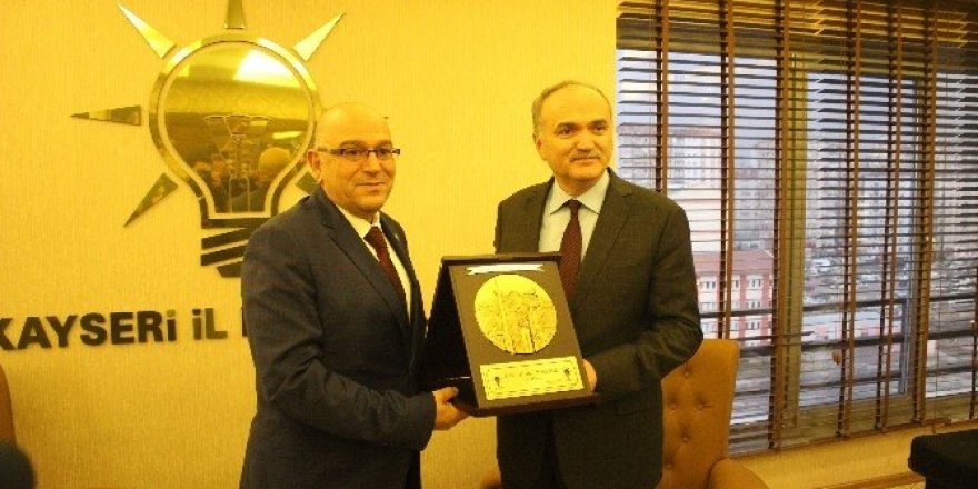 Bakan Özlü ve Özhaseki sanayicilerle buluştu