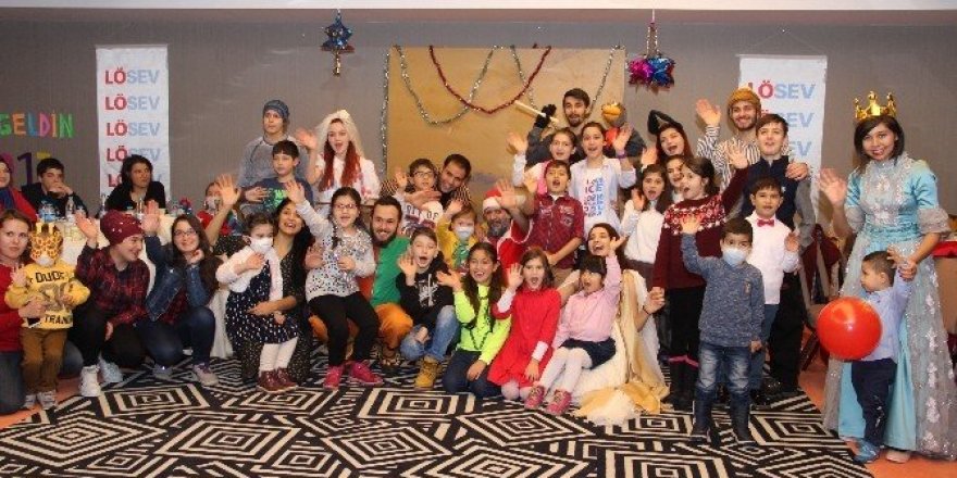 LÖSEV çocukları 2017 yılına yeni umutlarla girdi