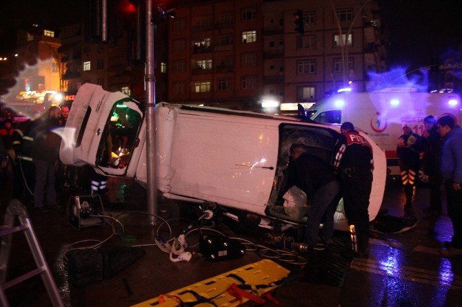 Ehliyetsiz sürücü yeni yıla saniyeler kala dehşet saçtı: 6 yaralı