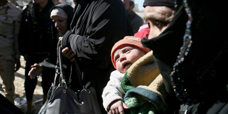 Musul'da 2,5 ayda 145 bin kişi evini terk etti