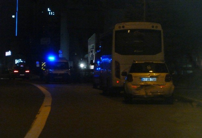 Kartal’da şüpheli araç polisi alarma geçirdi