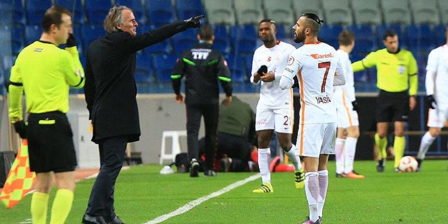 Galatasaray'da Yasin Öztekin kadro dışı bırakıldı