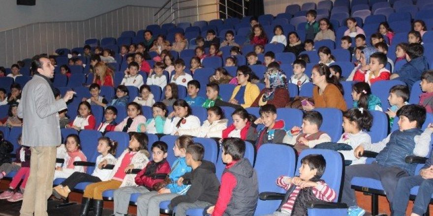 Alanya Belediye Tiyatrosu’ndan çocuklara oyun