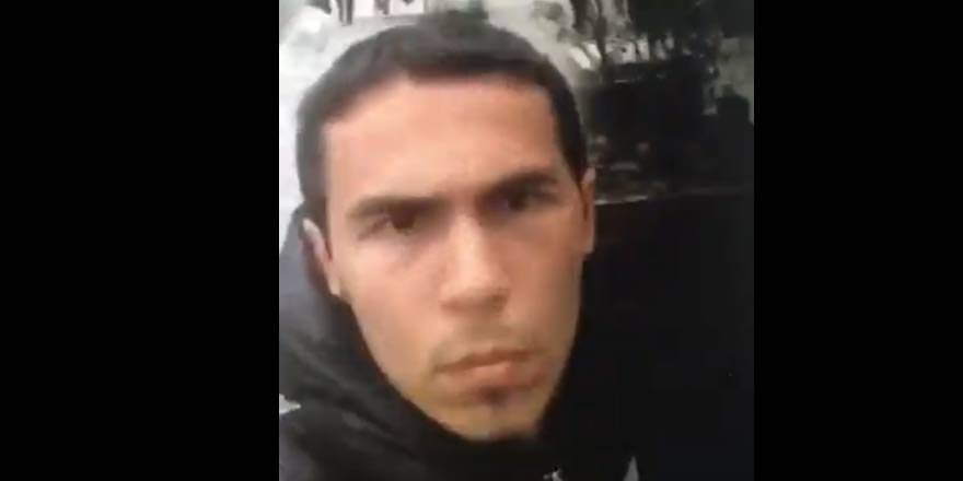 Reina canisinin Taksim'de çektiği selfie!