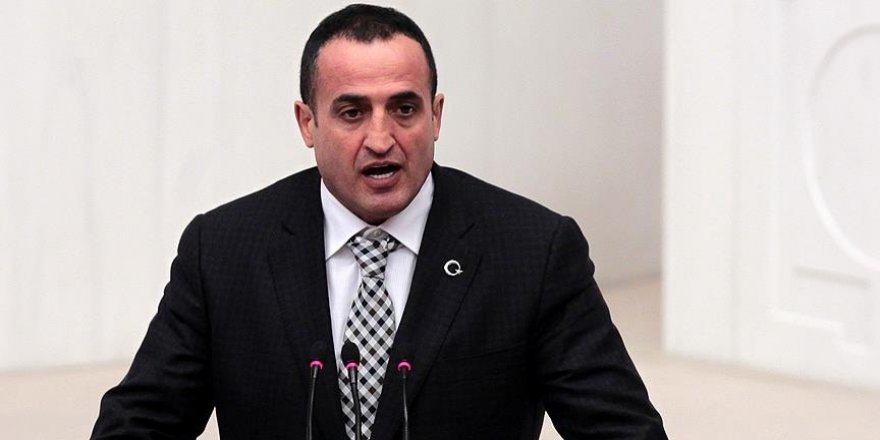 MHP'de şok istifa!