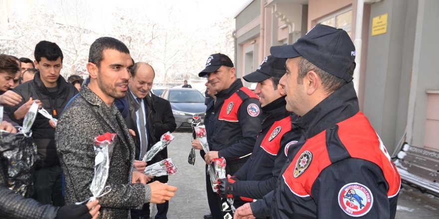 Kenan Sofuoğlu Konya’da öğrencilerle bir araya geldi